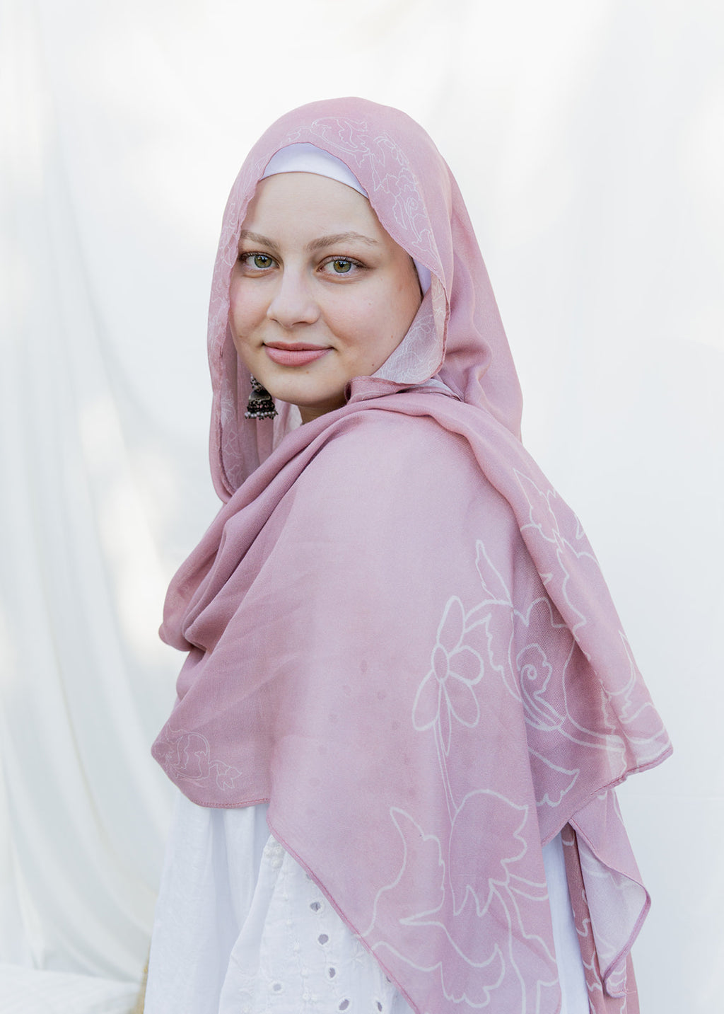 Kashmiri Chai کشمیری چائے Pink Modal with delicate floral detail rectangle