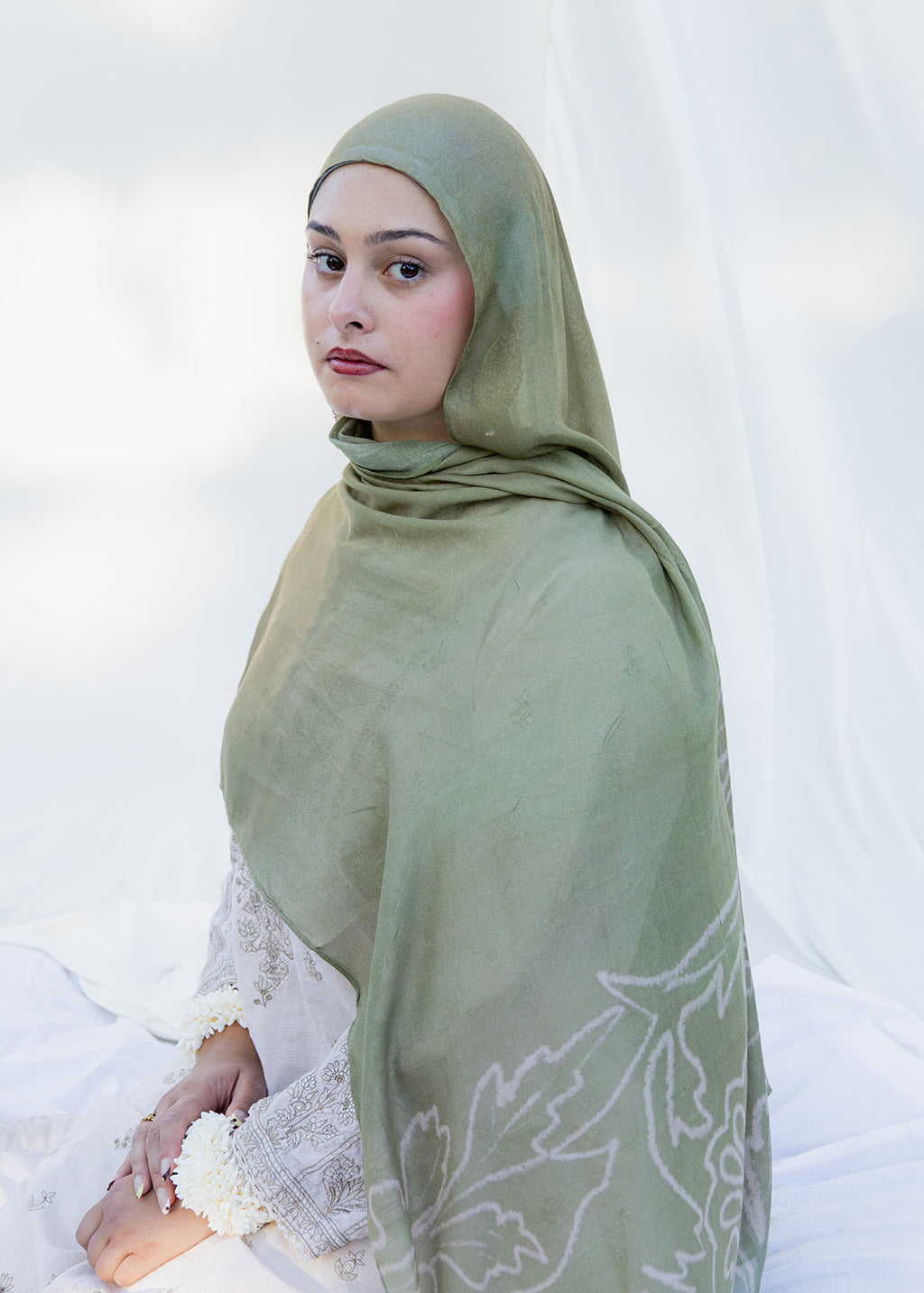 Zaitooni Pista  زیتونی (پستہ) Rectangle Modal Floral Print